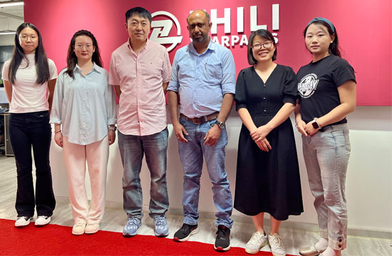 스리랑카 시멘트 공장 고객사가 당사를 방문하여 분쇄기 마모 부품 관련 협력을 강화했습니다.